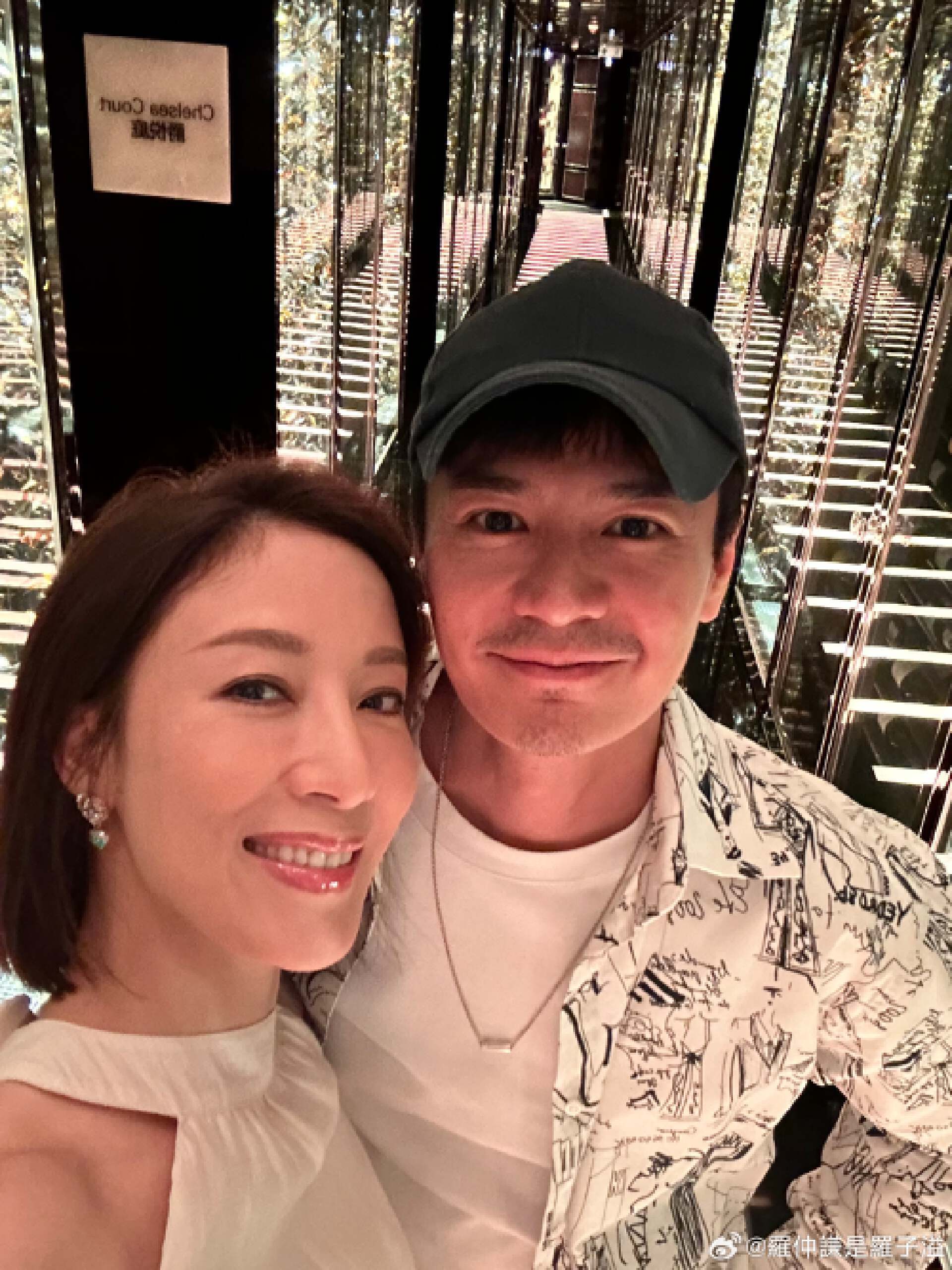 TVB视后与老公庆祝结婚七周年！二人故地重游，晒多张亲密照_TVB视后与老公庆祝结婚七周年！二人故地重游，晒多张亲密照_